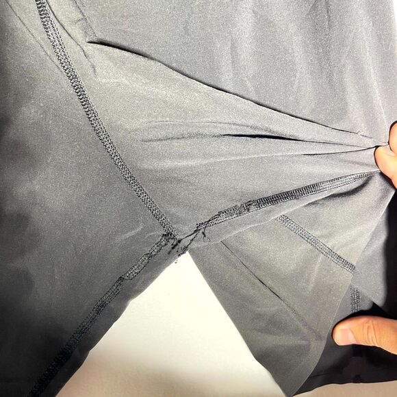 Lululemon Mens THE Short 9" Inseam Black Athletic Athleisure Size L - Picture 7 of 10